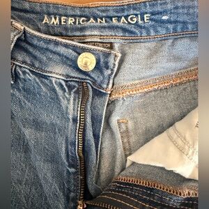 American Eagle Mom Straight Jeans Size 6